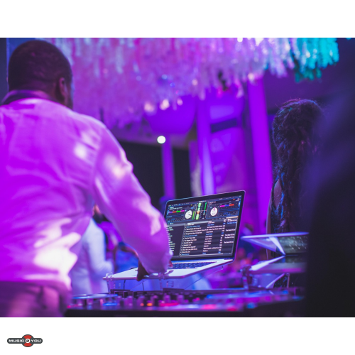 Diskolys til hjemmefest ? s?dan skaber du en fest med wow-effekt 