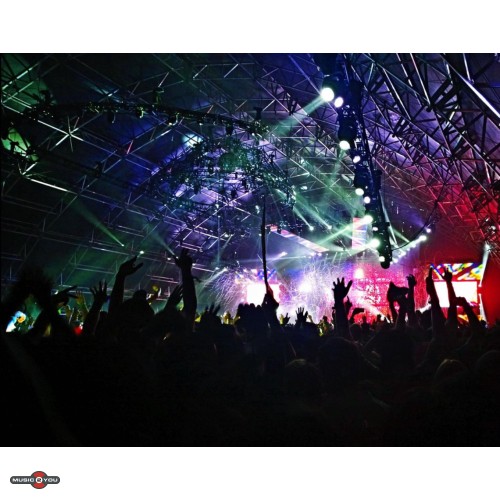 Moving heads til live koncert ? Skab dynamisk scenelys med professionel effekt