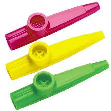 #1 - Plastik Kazoo i assorterede farver