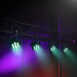 Cameo ROOT Par 4 - 7x4W RGBW PAR Spotlys