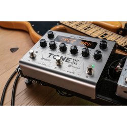 IK Multimedia TONEX Bas Multi-Effekt Pedal