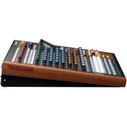 Tascam Model 12 Mixer med digital multitrack optager