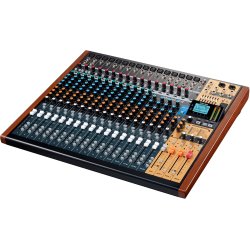 Tascam Model 24 Mixer med digital multitrack optager