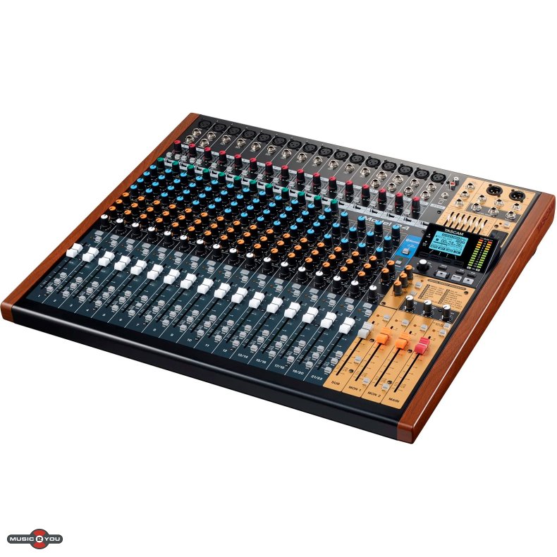 Tascam Model 24 Mixer med digital multitrack optager