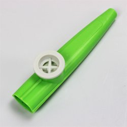 Plastik Kazoo i assorterede farver